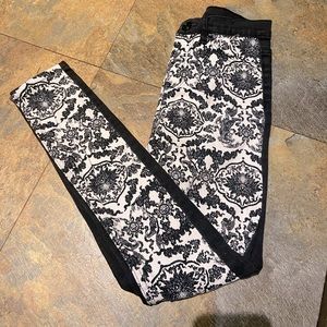 BDG High Rise Twig Pattern Skinny Jean